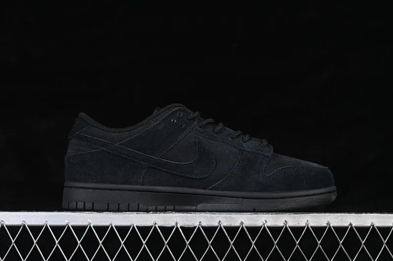 All categories Nk SB Dunk series Nk SB Dunk Low low-top sneakers Nike SB Dunk Low suede black low-top casual sneakers IB6651-001